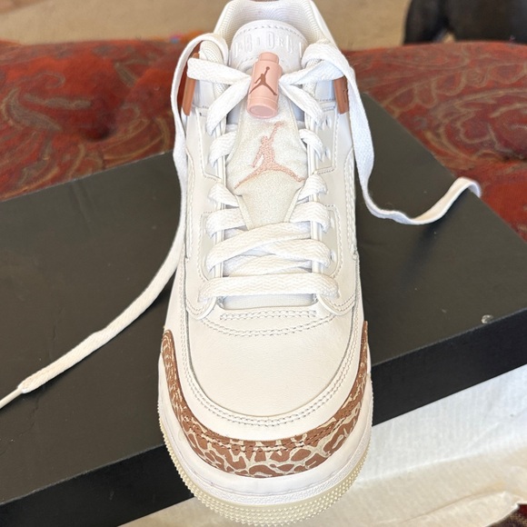 Jordan Women's White and Brown Sneakers - Picture 3 of 9